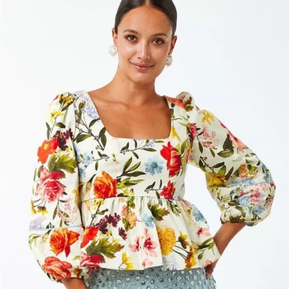 NWT mestiza NY vera top